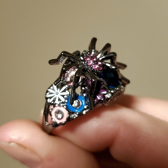 *Sale* New Sapphire Spider Drop Oil Flower Ring. - Picture 6 of 12